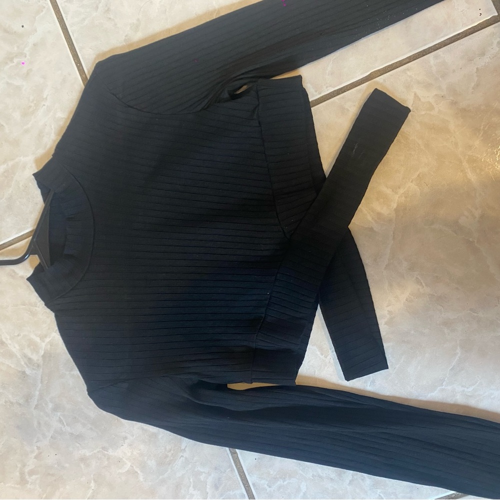 Black Ribbed Long Sleeve Top🖤